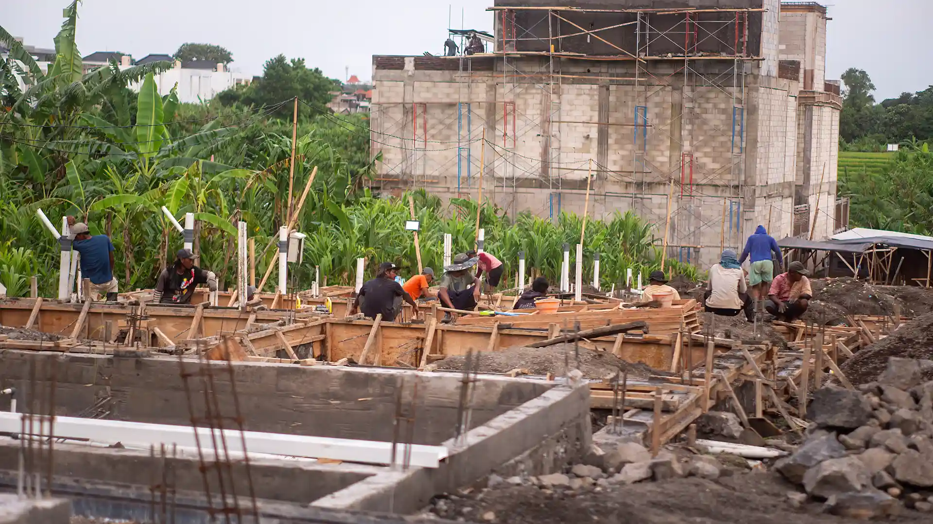 Structural erection – Q4 2025 to Q2 2026